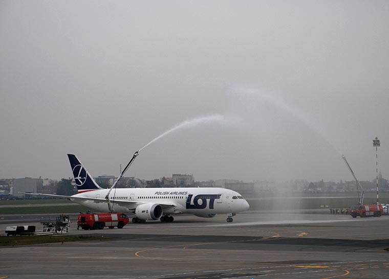 Boeing 787 Dreamliner na Lotnisku w Warszawie