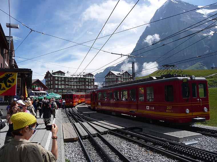 Pociągi w Kleine Scheidegg, Grindelwald