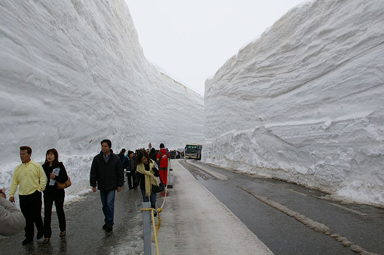 Tateyama-Kurobe Alpen Route, Japonia