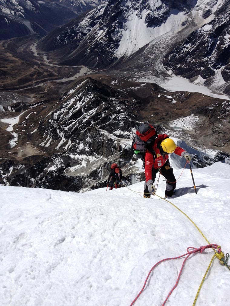 Lobuche - zaraz szczyt, Pomysłodawca „Everest 60 lat Expedition” zdobył szczyt aklimatyzacyjny